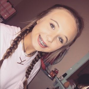 Meet your Posher, Katelyn